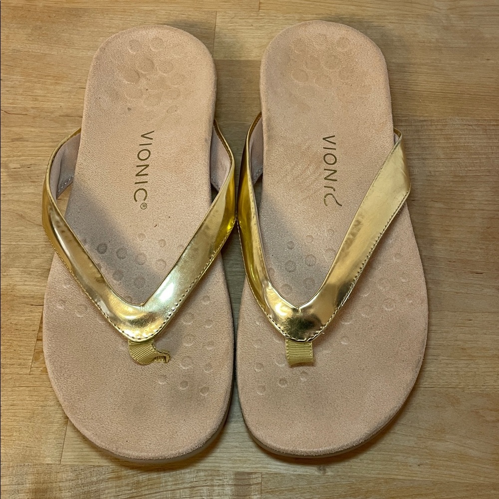 Vionic Dillon Women’s Toe Post Gold Strap Supportive Flip Flop Sandals Size 9